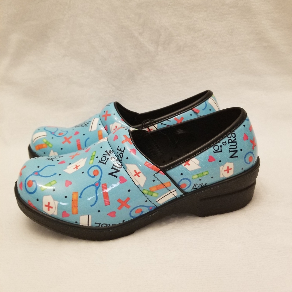 Sz 7.0 - Spring Step Nurse Shoes